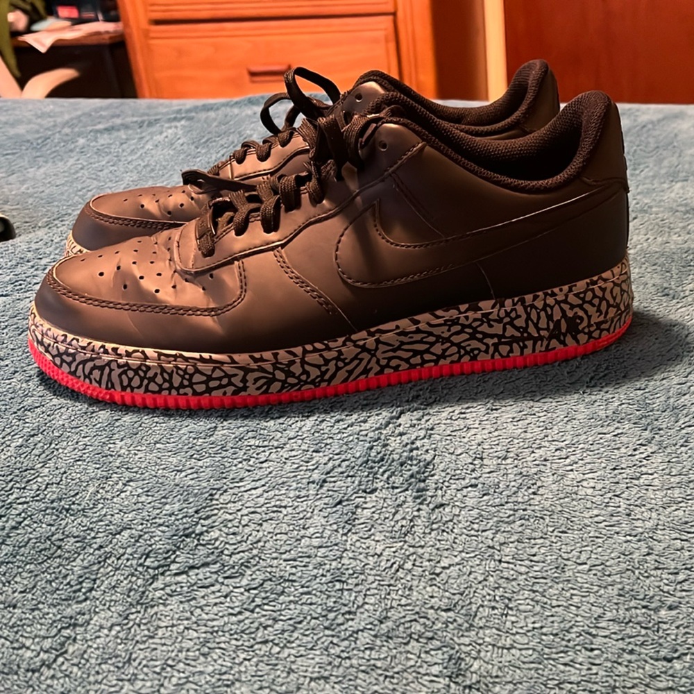 Nike Air Force One Men's Black and Pink size 9
